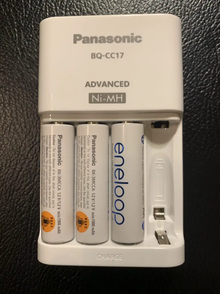 & Charger made in Japan New Panasonic Eneloop 917976 Rechargeable Batteries 
